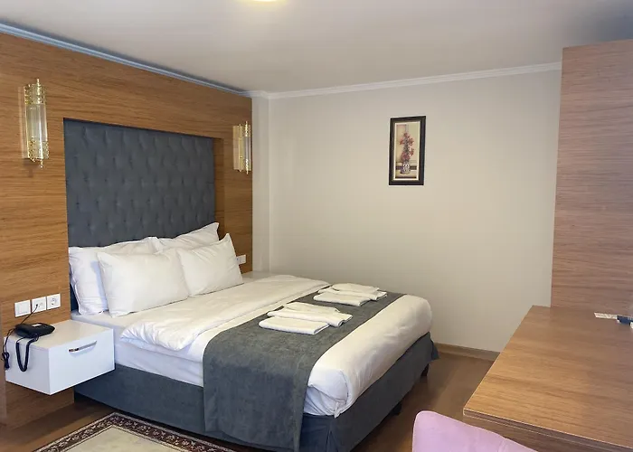 Spinel - Old Отель