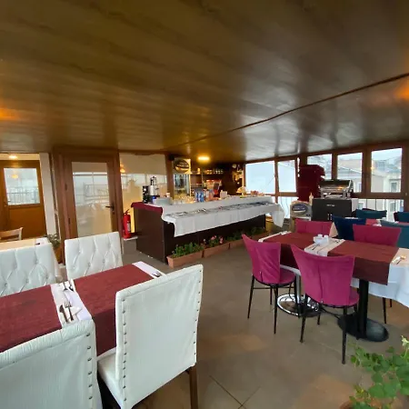 Spinel - Old Hotell 3*