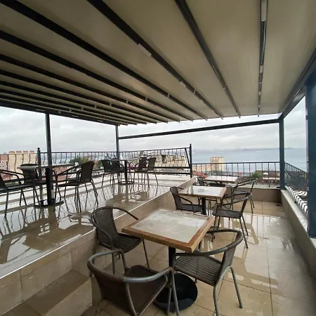 Spinel - Old Hotell