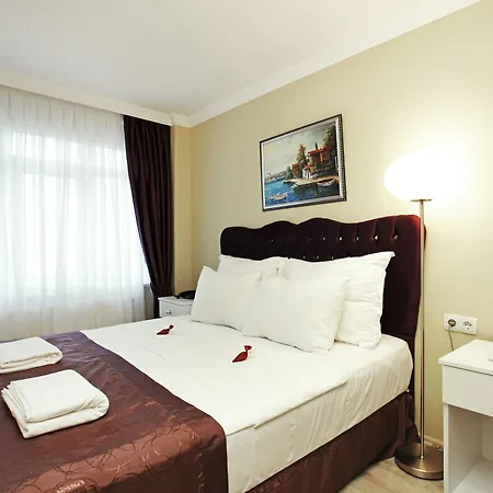 Spinel - Old Hotel Istanbul