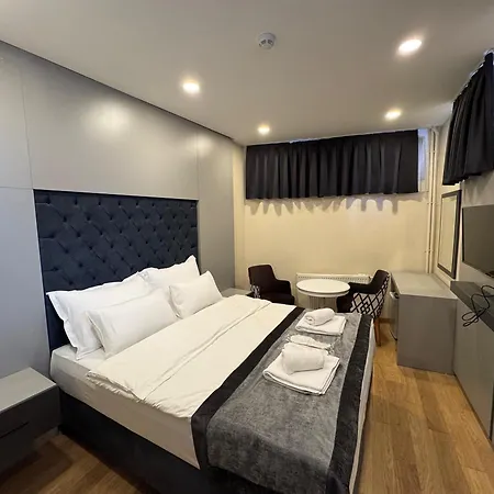 Spinel - Old Istambul