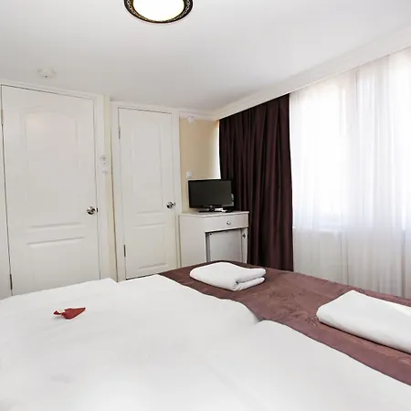 Spinel - Old Isztambul