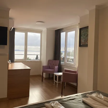 Spinel - Old Otel