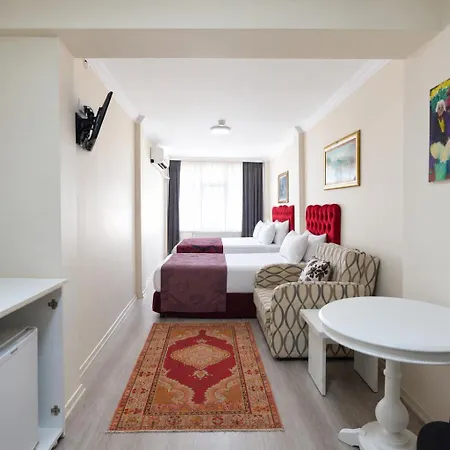 Spinel - Old Otel