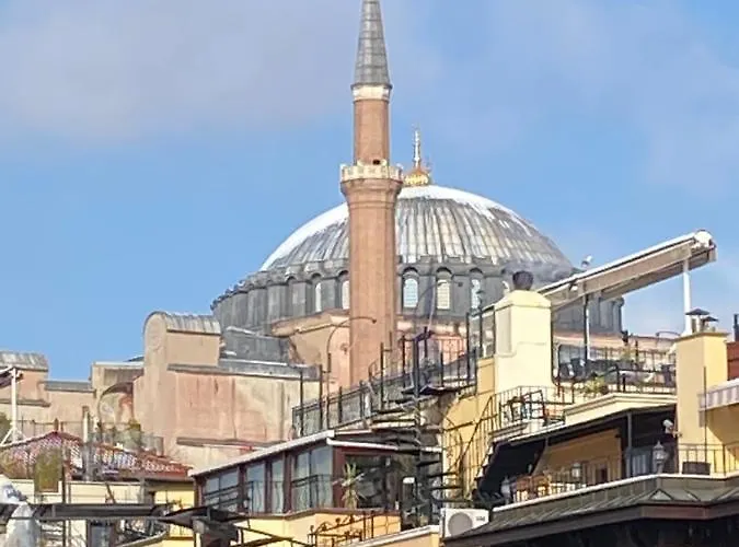 Spinel - Old Hotell 3*