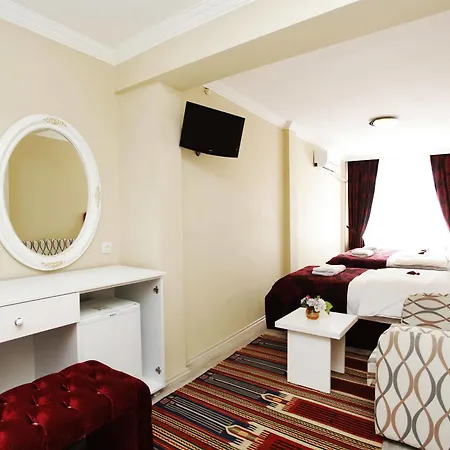 Spinel - Old Hotel Istambul